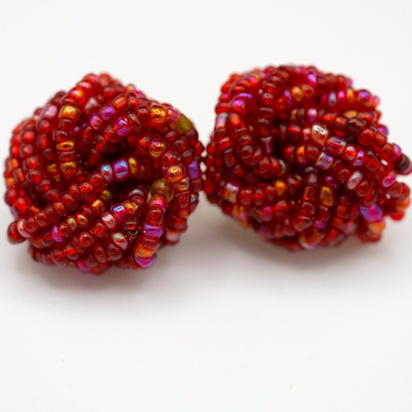 Gorgeous beaded earrings Beautiful design - Picture 1 of 4